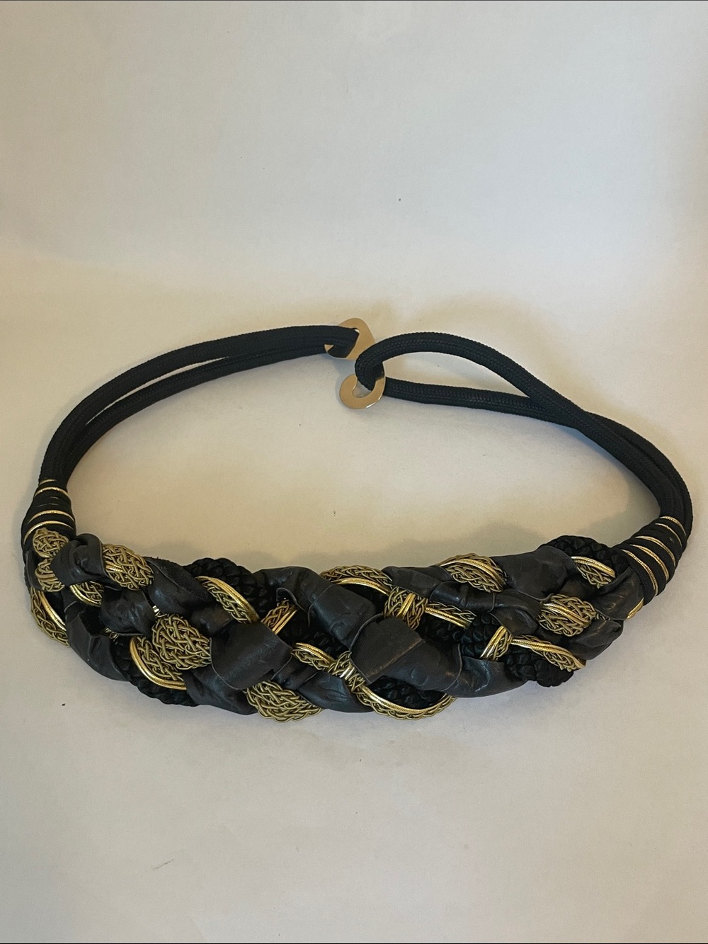 Vintage 80s Braided Belt Woven Leather Cord Metallic Stretch black Gold